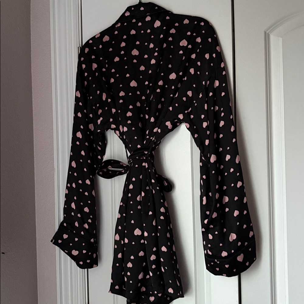 Missguided Short Heart Robe - Picture 4 of 4